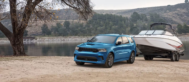 Dodge Durango mit Boot